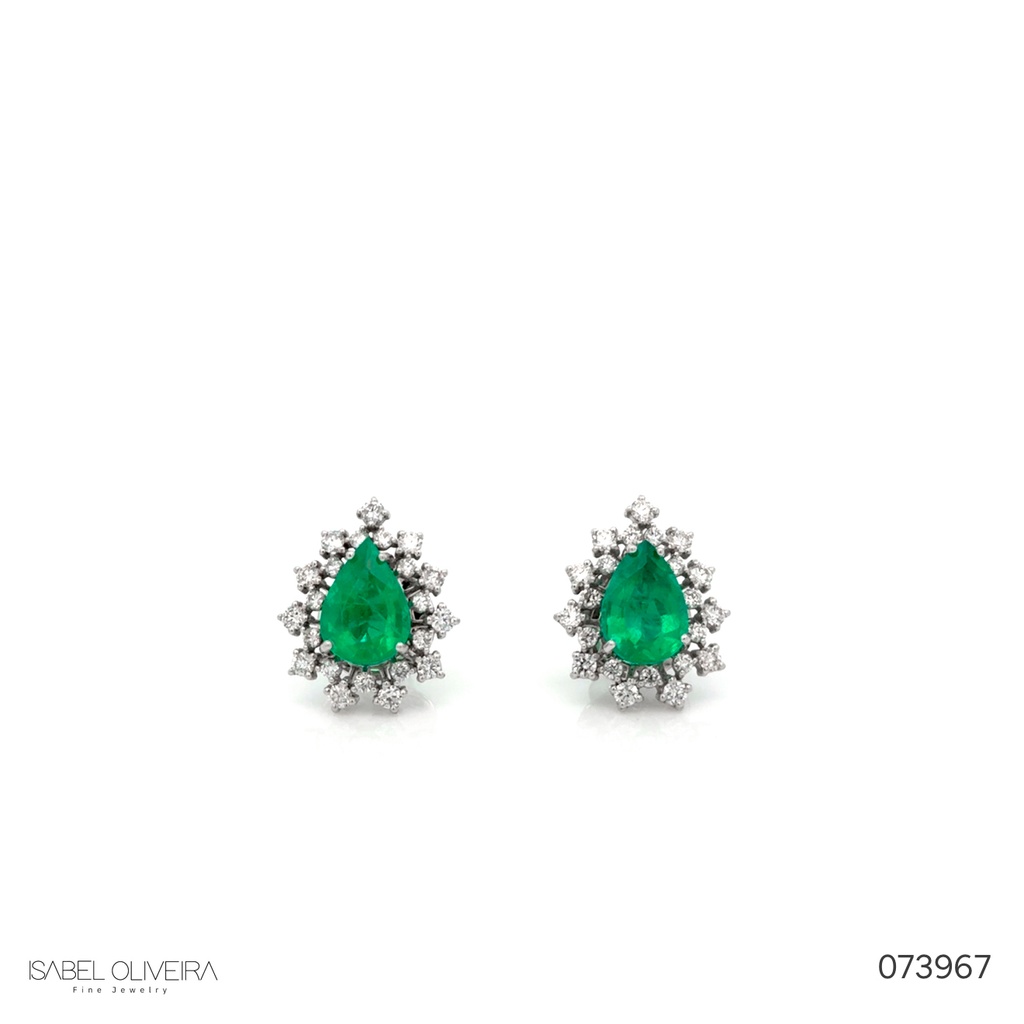 Brinco Esmeraldas Brasileiras Gota 3,23CT 44 Brilhantes 0,94CT H VS2 4,91G Ouro Branco 18K - Certificado Belmont - Coleçao Brazilian Emerald