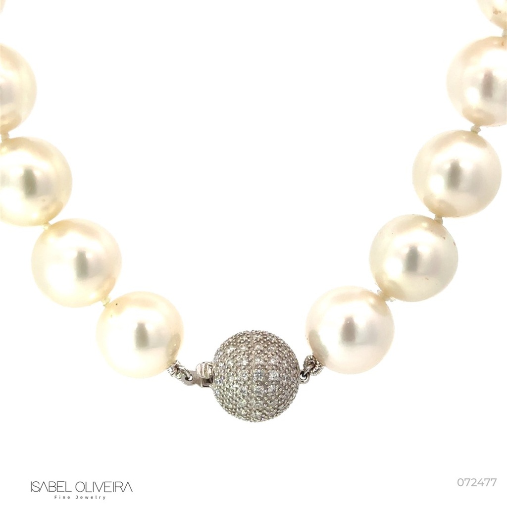 [072477] Colar 27 Pérolas South Sea 16 a 15 mm com Fecho Bola 15 mm com Brilhantes 1,78ct 130,16g Ouro Branco 18k