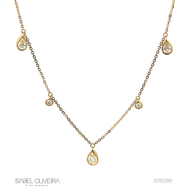 Colar 3 Diamantes Gota 0,63ct 4 Brilhantes 0,12ct 43cm 2,61g Ouro Amarelo 18k - Coleção Laisa