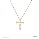 Colar Crucifixo 5 Diamantes Gota 1,53ct 1 Brilhante 0,19ct 43cm 2,82g Ouro Amarelo 18k - Coleção Crucifixos