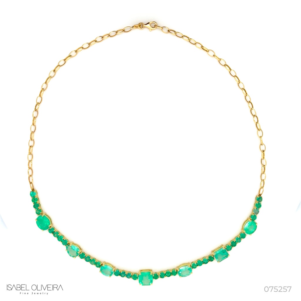 [075257] Colar Mix 32 Esmeraldas Brasileira 5,40ct 7 Colombiana 10,56ct 45cm 17,09g Ouro Amarelo 18k - Coleção Colômbia Emerald
