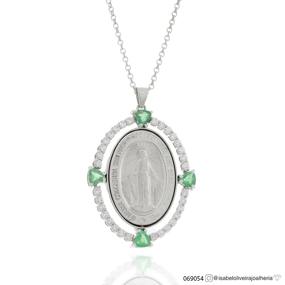 Colar Nossa Senhora das Graças 4 Esmeraldas Trillion 0,81ct 32 Brilhantes 0,65ct g VS1 Corrente Elo Português 45cm 8,93g Ouro Branco 18k - Collab Paola Mantegazza - Coleção Fe Santos