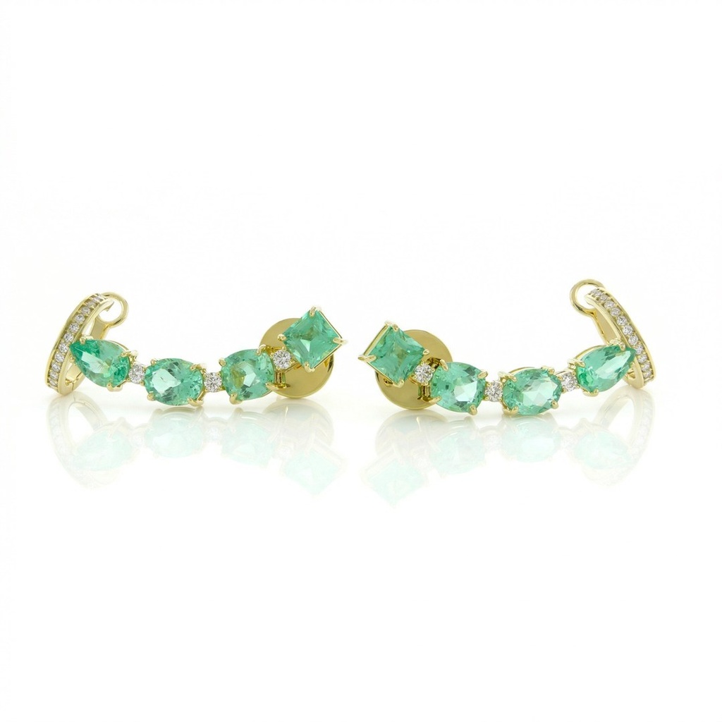 [075628] Earcuff 8 Esmeraldas Colombianas 6,92ct 36 Brilhantes 0,53ct H VS2 10,47g Ouro Amarelo 18k - Coleção Colômbia Emerald