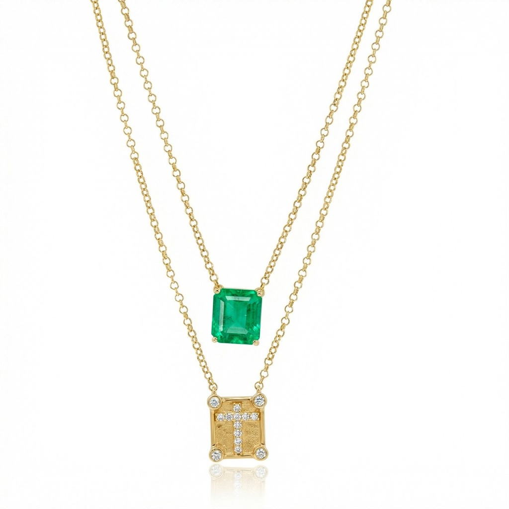 [069900] Escapulário Esmeralda Colombiana 2,72ct Cruz 14 Brilhantes 0,15ct 4,82 g VS1 4,82g Ouro Amarelo 18k - Coleção Escapulário Premium