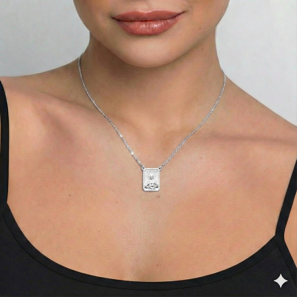 ESCDU60BM-Escapulário Face Dupla Retangular 12x17mm Sagrado Coração de Jesus e Nossa Senhora Carmo Corrente Cartier 60cm 7,48g Ouro Branco 18k - Coleção Escapulário