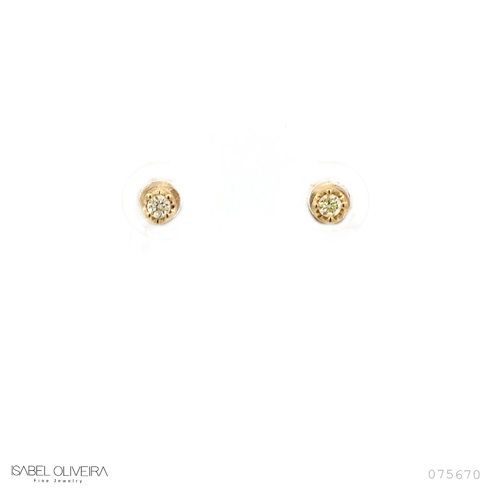 4,5-Brinco 2 Brilhantes 0,09ct 0,76g Ouro Amarelo 18k - Coleção Only You