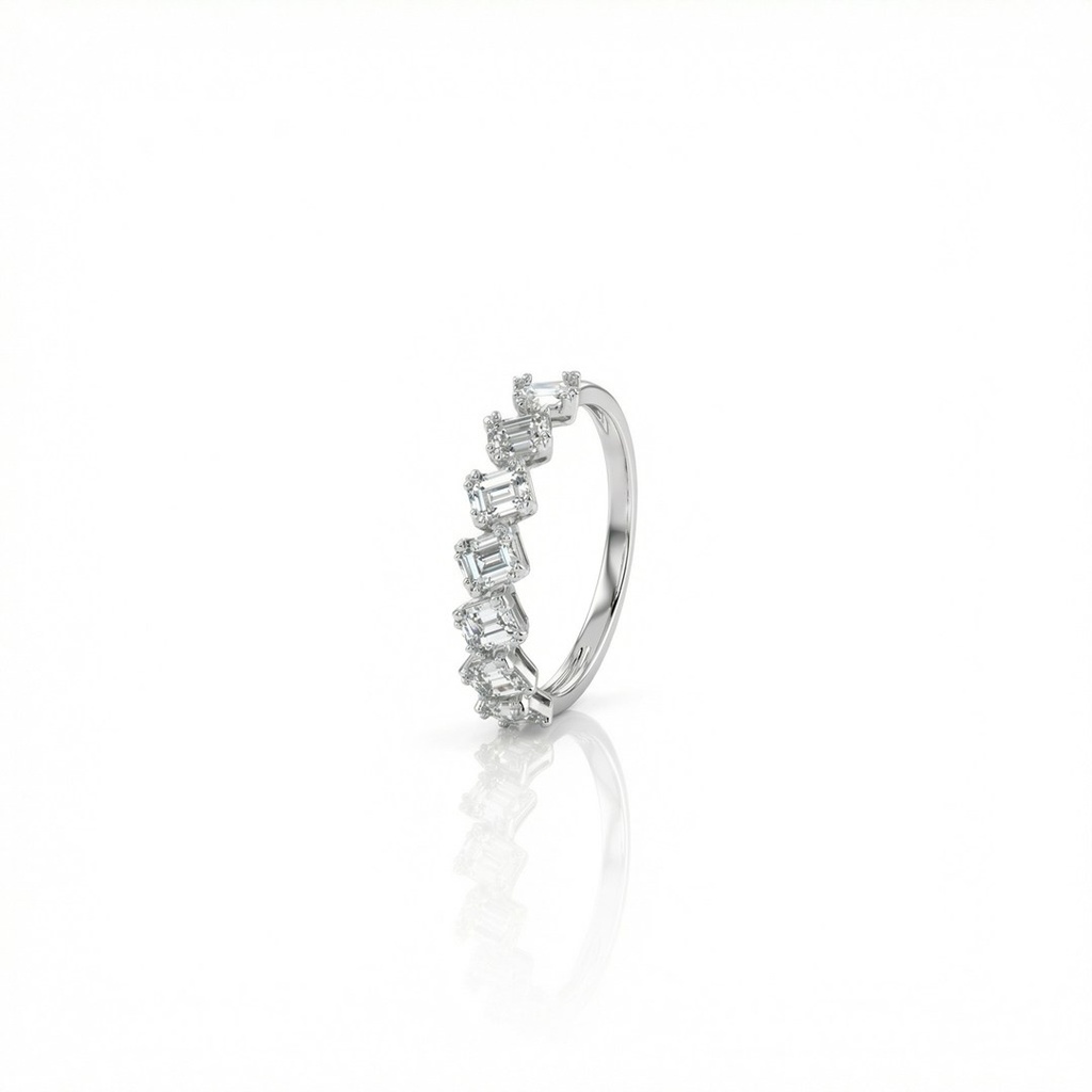 [073675] MEIA ALIANÇA 35 DIAMANTES TRAPEZIOS 0,23CT 28 BRILHANTES 0,05CT 1,86G OURO BRANCO 18K - COLEÇAO ONASSIS