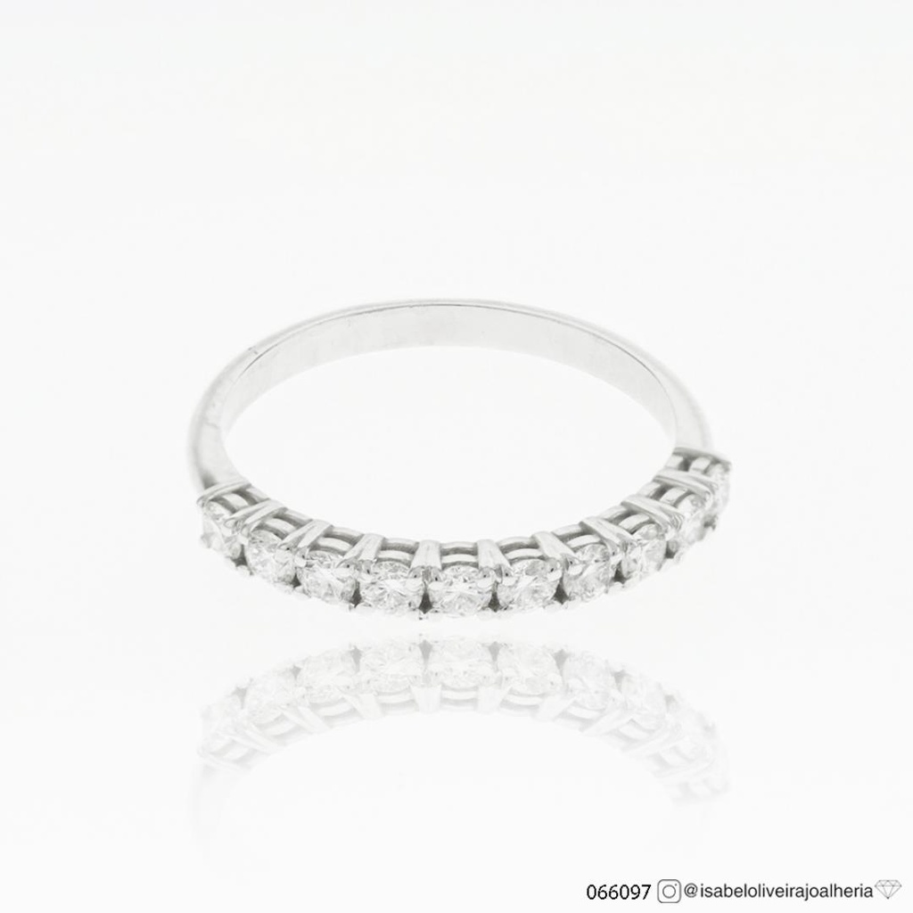 [066097] 5-Meia Aliança 10 Brilhantes 0,54ct g VS1 2,32g Ouro Branco 18k - Coleção Soulmates