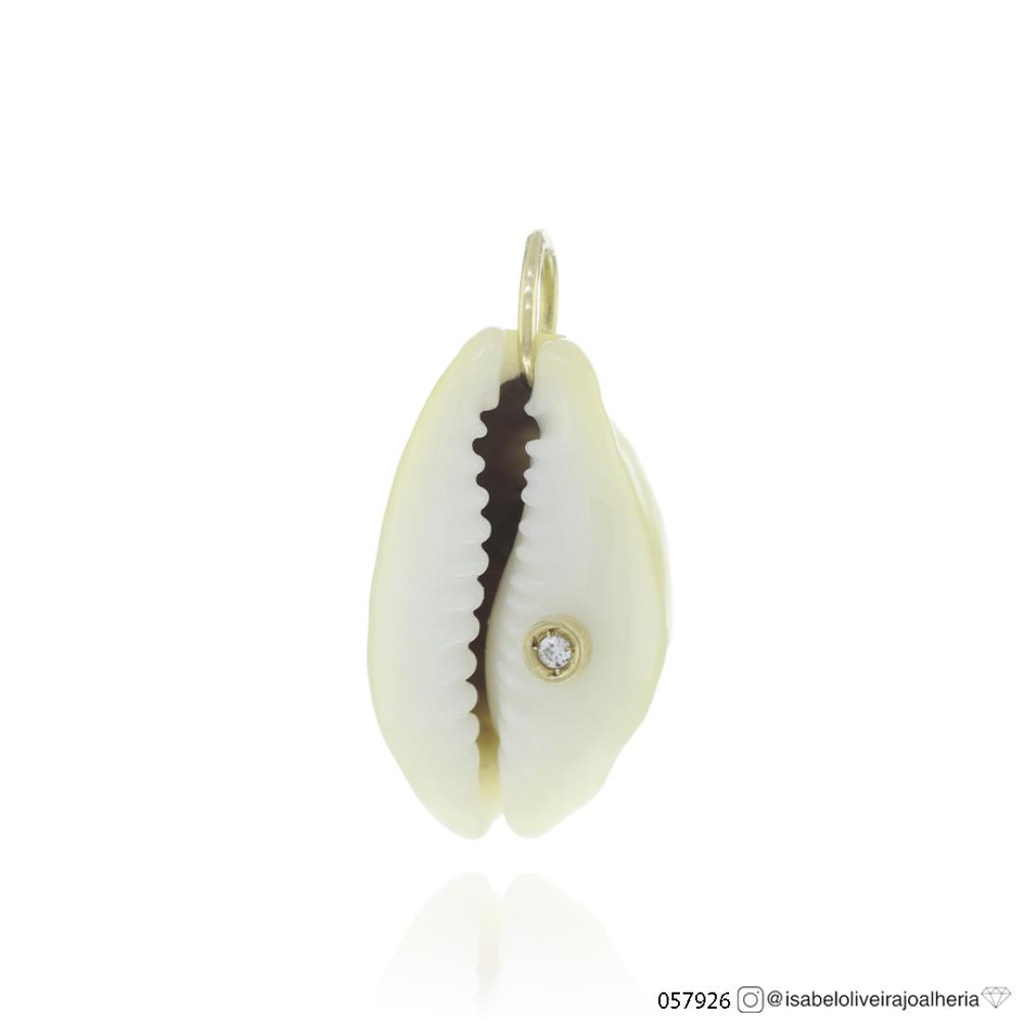 [057926] Pingente Concha com 1 Brilhante 0,005ct 1,50g Ouro Amarelo 18k - Coleção About Me