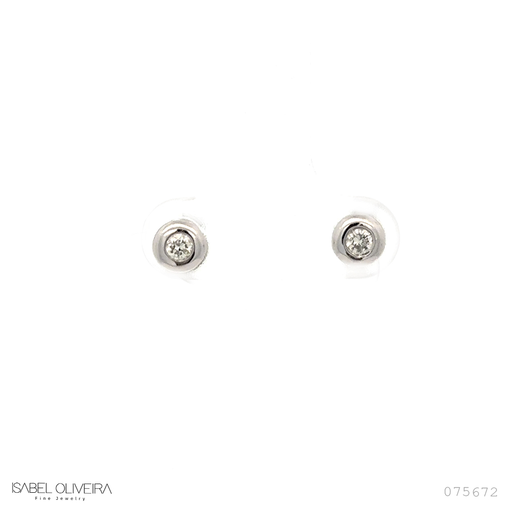 6,5-Brinco 2 Brilhantes 0,13ct 0,94g Ouro Branco 18k - Coleção Only You
