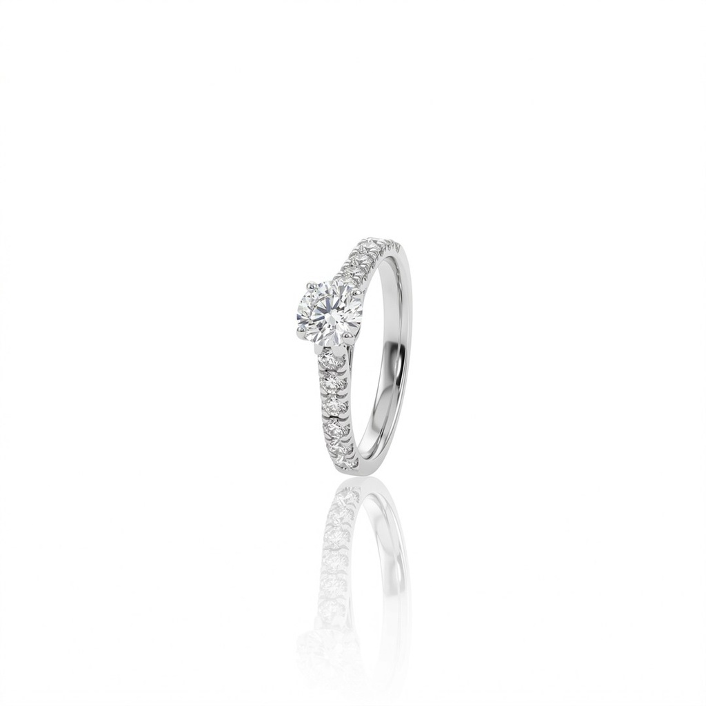 [075169] 70-ANEL SOLITARIO 1 BRILHANTE 0,70CT G VS2 12 BRILHANTES 0,50CT H VS2 3,10G OURO BRANCO 18K - EGL 1701776231 - COLEÇAO ONLY YOU