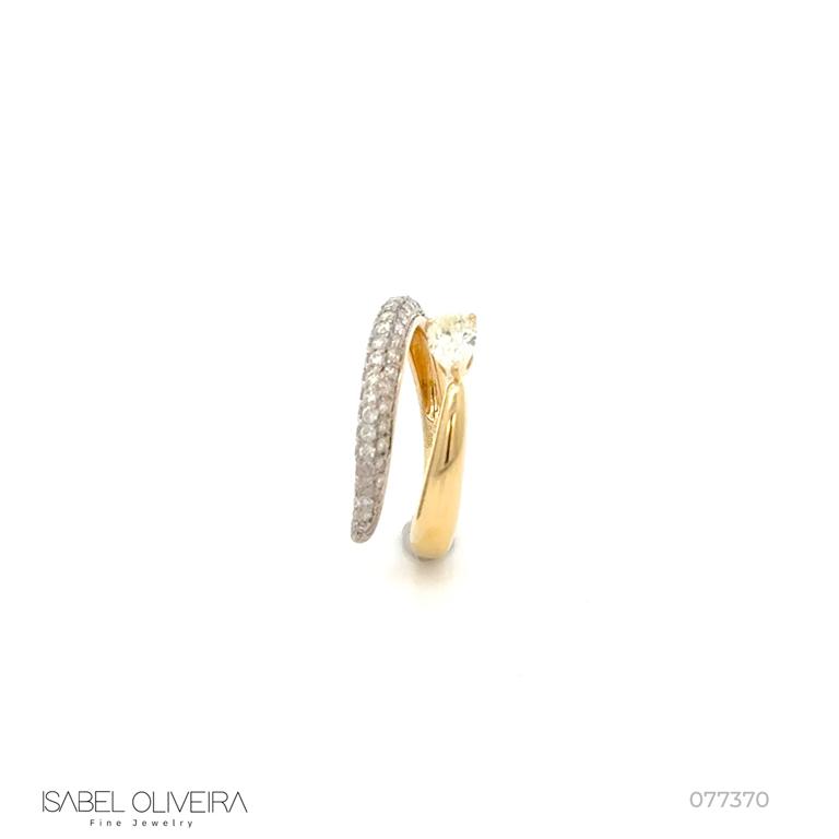 Anel Torcido 1 Diamante Gota 0,39ct 66 Brilhantes 0,54ct 4,55g Ouro Amarelo 18k - Coleção Laisa