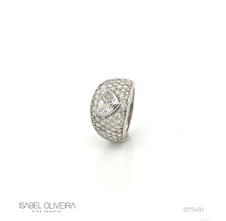 Anel Dedinho Bombê com Diamante Coração 1,53ct 72 Brilhantes 1,56ct H VS2 5,90g Ouro Branco 18k - Coleção Pavê