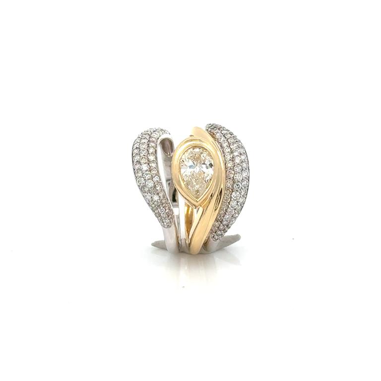 Anel Triplo Diamante Gota 1,02CT G SI1 com 2 Meia Alianças 118 Brilhantes 0,90CT H VS2 10,41G Ouro Amarelo e Branco 18K - Egl 1701922830 - Coleçao Laisa