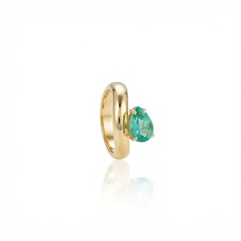 [077326] Anel Dedinho Esmeralda Colombiana Gota 0,71ct em Ouro Amarelo 18k