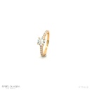 90-ANEL SOLITARIO 1 BRILHANTE 0,90CT G VS2 14 BRILHANTES 0,36CT H VS2 2,80G OURO AMARELO 18K - COLEÇAO ONLY YOU