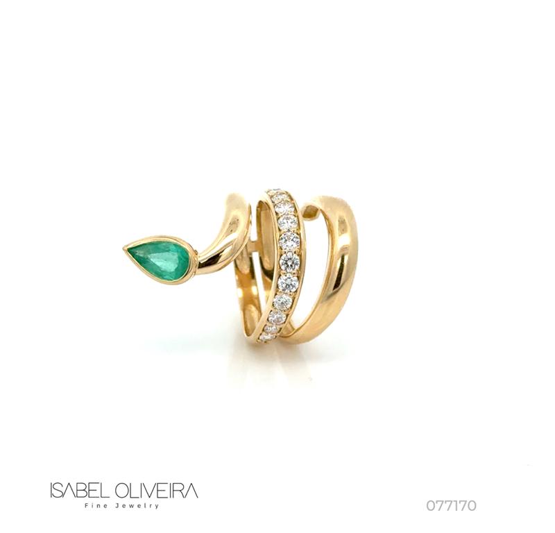 [077170] Anel 1 Esmeralda Brasileira Gota 0,70ct com Diamantes em Ouro Amarelo 18k