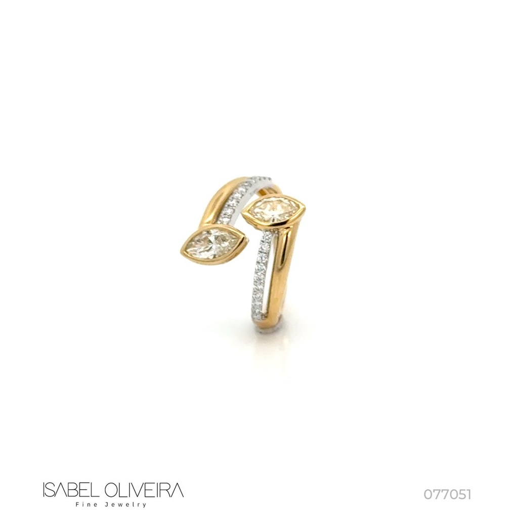 Anel 2 Diamantes Navetes 0,95CT 20 Brilhantes 0,21CT 3,82G Ouro Amarelo 18K - Coleçao Laisa