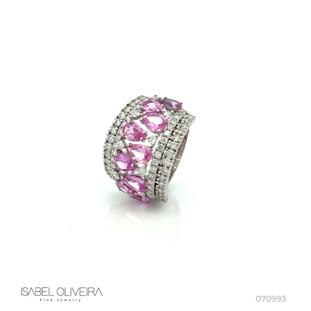 Anel 9 Safiras Rosa Gota 3,16CT 75 Brilhantes 1,39CT 7,79G Ouro Rose 18K com Rodio Branco - Coleçao True Colors