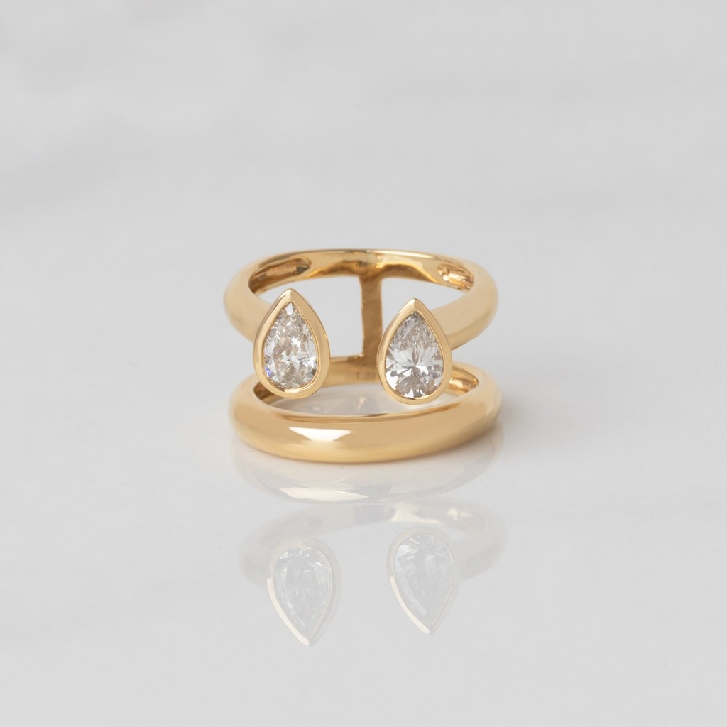 Anel Aberto 2 Aros 2 Diamantes Gota 1,08CT 5,18G Ouro Amarelo 18K - Coleçao Laisa