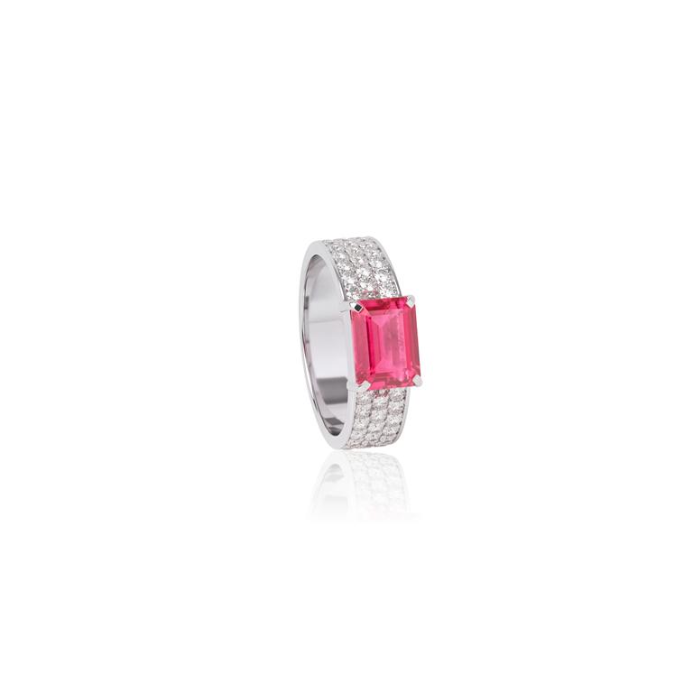 [073161] Anel 1 Rubelita Octogonal 1,86ct com Diamantes em Ouro Branco 18k