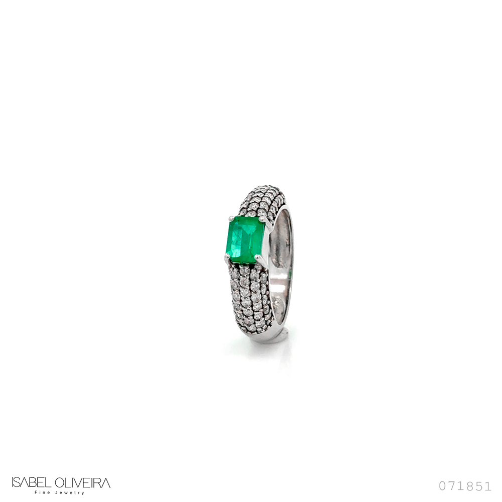 [071851] Anel Esmeralda Colombiana Octogonal 0,87ct com Diamantes em Ouro Branco 18k