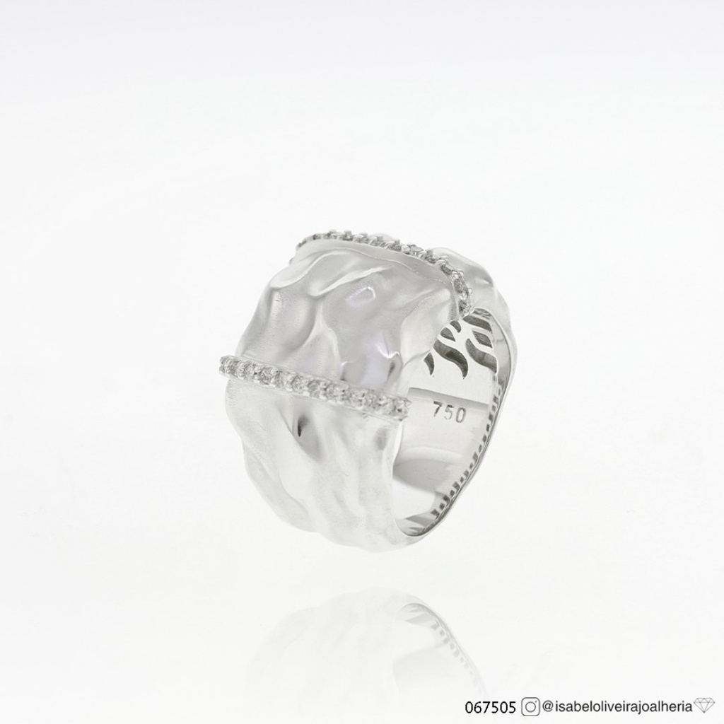 Anel Ondulado Largo 28 Brilhantes 0,28CT 9,42G Ouro Branco 18K - Coelaço Laisa