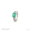 Anel Reto Dedinho Esmeralda Brasileira 1,25CT 3 Fileiras Pave 46 Brilhantes 0,26CT G VS1 3,12G VS1 3,12G Ouro Branco 18K - Certificado Belmont - Coleçao Brazilian Emerald