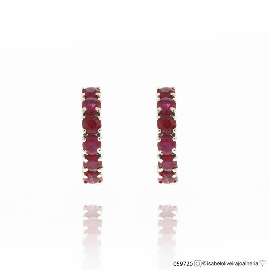[059720] ARG01RUBBG-Argola 13 mm Diâmetro Fio Quadrado 1,50mm 1 Fileira com Meia Cravação 12 Rubis 0,99ct 2,82g Ouro Branco 18k - Coleção Argolas Fashion