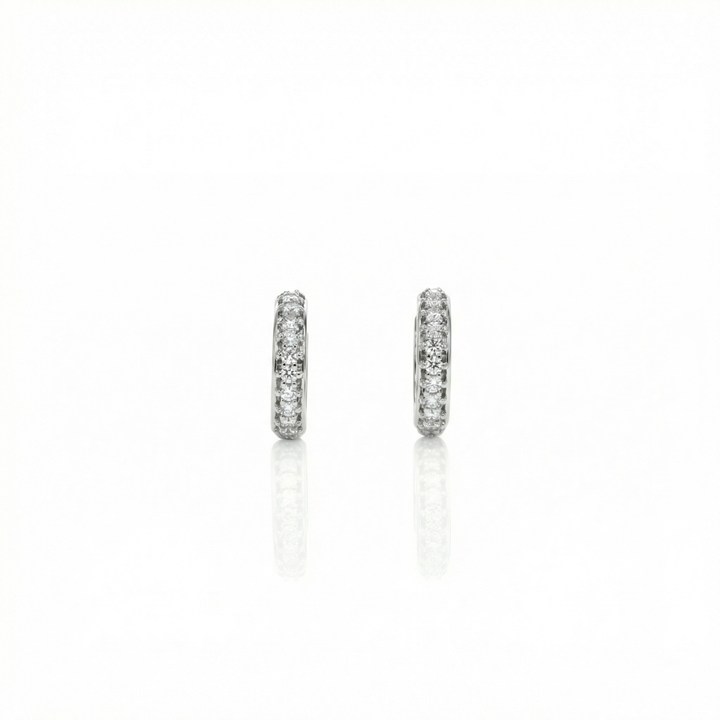 [074532] ARG02BRIBM-Argola 11mm Diâmetro 1 Fileira com Meia Cravação 22 Brilhantes 0,20ct H VS2 1,93g Ouro Branco 18k - Coleção Argolas Fashion