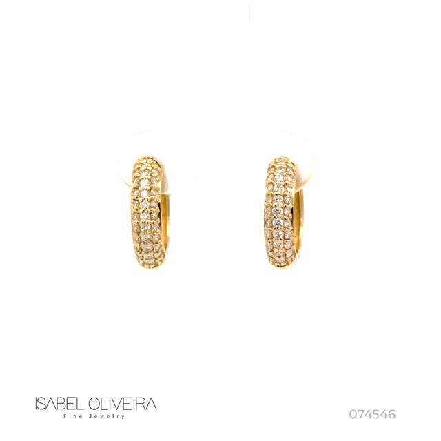 [074546] ARG03BRIAG-Argola 15mm Diâmetro Meia Cana 3 Fileiras Pavê Meia Cravação Externa 58 Brilhantes 0,43ct H VS2 3,78g Ouro Amarelo 18k - Coleção Argolas Fashion