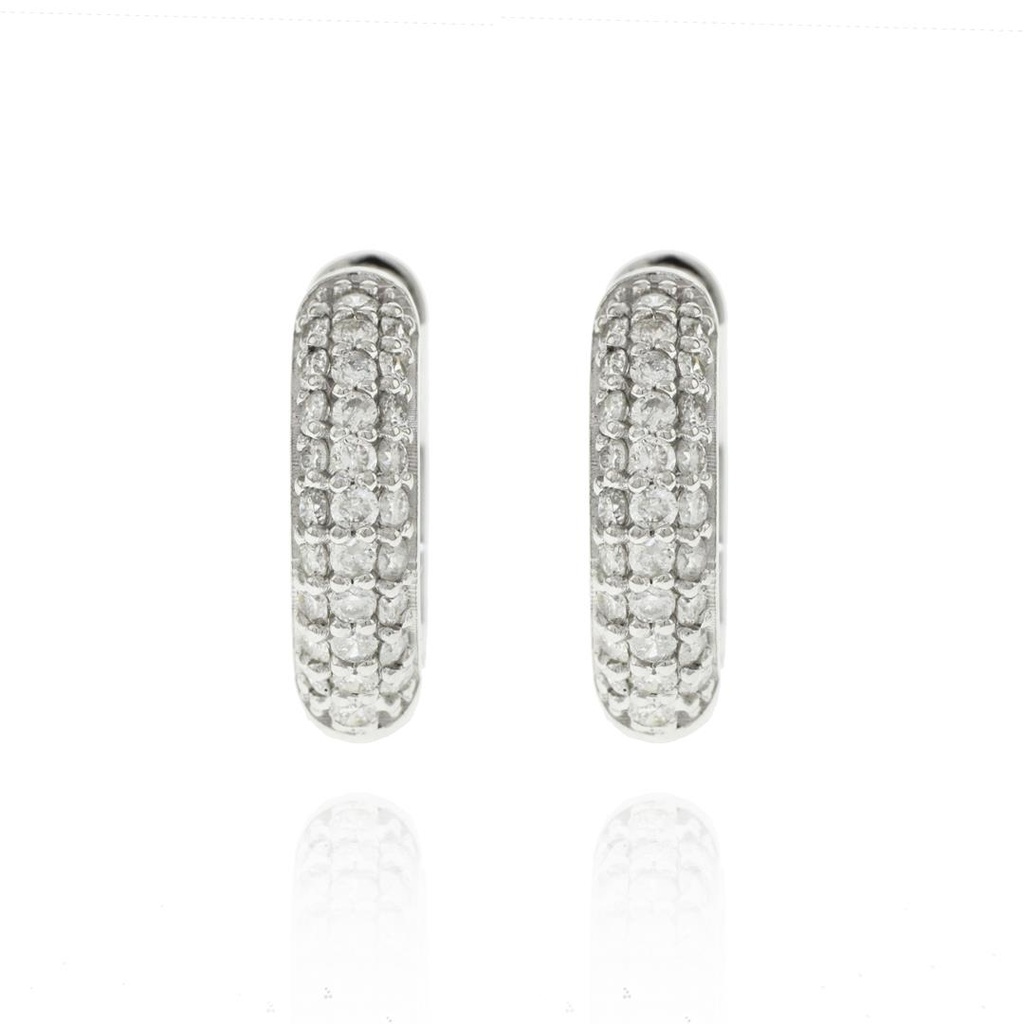 [070581] ARG03BRIBG-Argola 15mm Diâmetro Meia Cana 3 Fileiras Pavê Meia Cravação Externa 58 Brilhantes 0,57ct H SI1 3,57g Ouro Branco 18k - Coleção Argolas Fashion