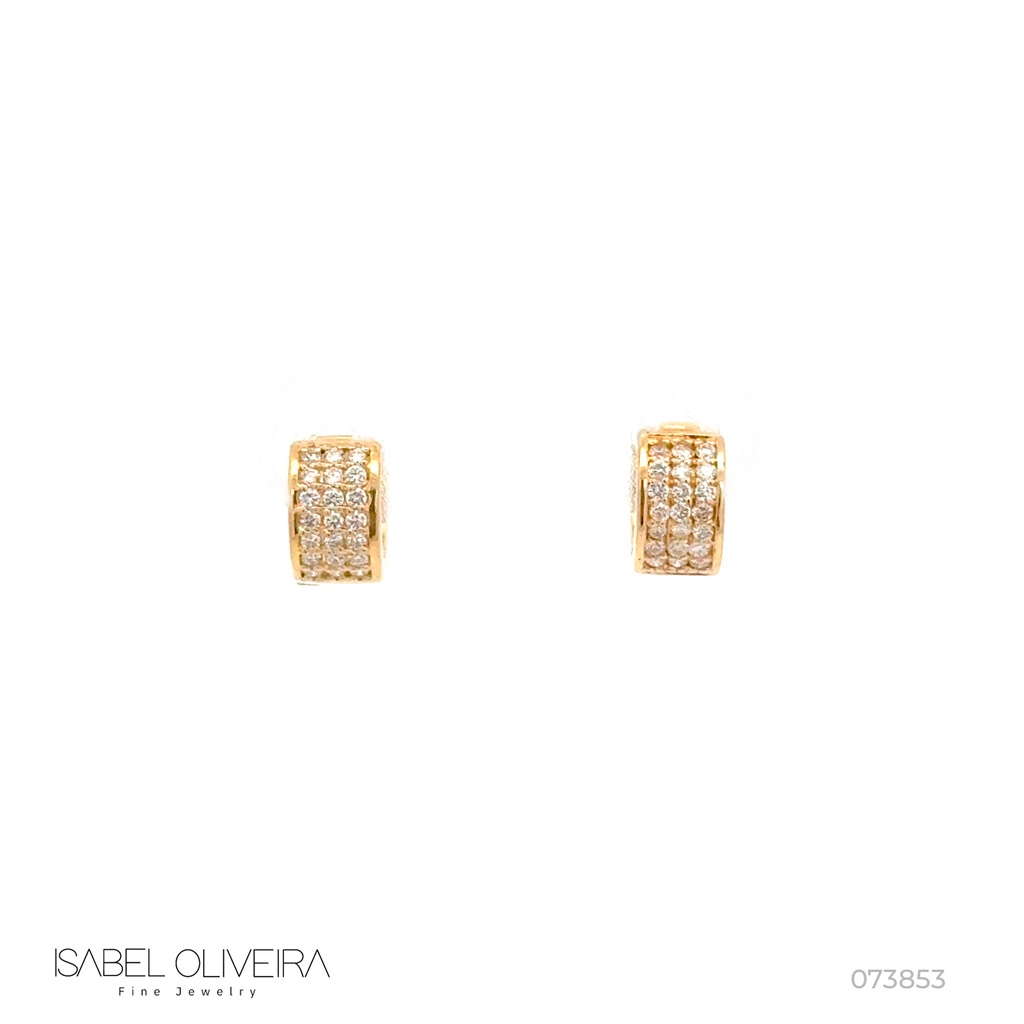 [073853] ARG04BRIAP-Argola Bold 8,50mm Diâmetro 3 Fileiras com Meia Cravação 42 Brilhantes 0,20ct g/vs1 2,23g Ouro Amarelo 18k - Coleção Argolas Fashion
