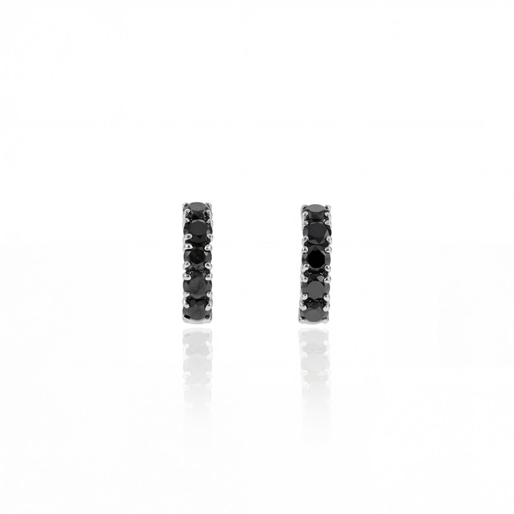 Argola 11 mm Diâmetro Fio Quadrado 1,50mm 1 Fileira com Meia Cravação 10 Brilhantes Black 0,78ct 1,89g Ouro Branco 18k - Coleção Argolas Fashion