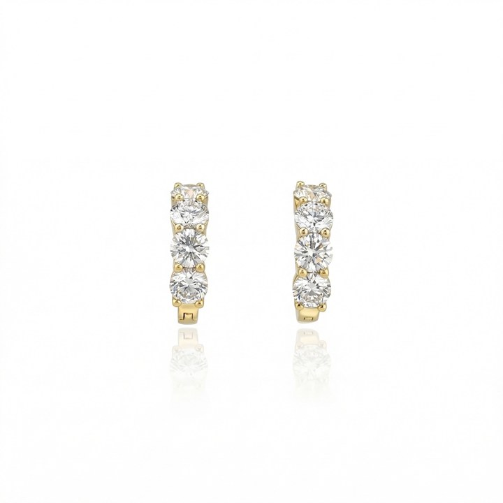 [074861] ARGOLA 15MM MEIO ARO CRAVADO 8 BRILHANTES 1,67CT H VS2 4,05G OURO AMARELO 18K - COLEÇAO ARGOLAS FASHION