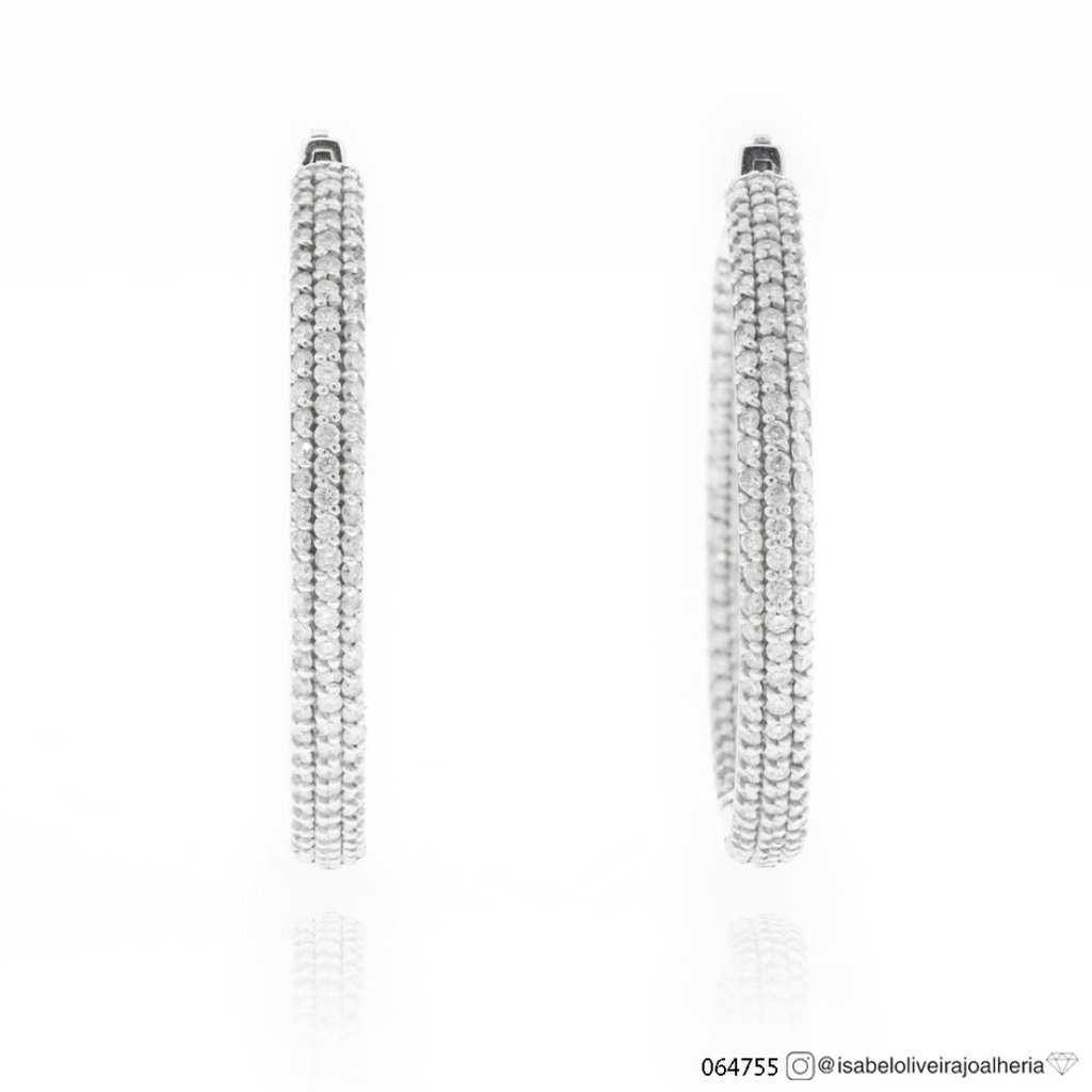 [064755] Argola 35mm Diâmetro Meia Cana 3 Fileiras Cravação Externa e Interna 332 Brilhantes 2,60ct 14,30g Ouro Branco 18k - Coleção Argolas Fashion
