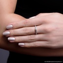 15-Anel Solitário Brilhante 0,15ct 16 Brilhantes 0,25ct g VS2 2,70g Ouro Branco 18k - Coleção Only You