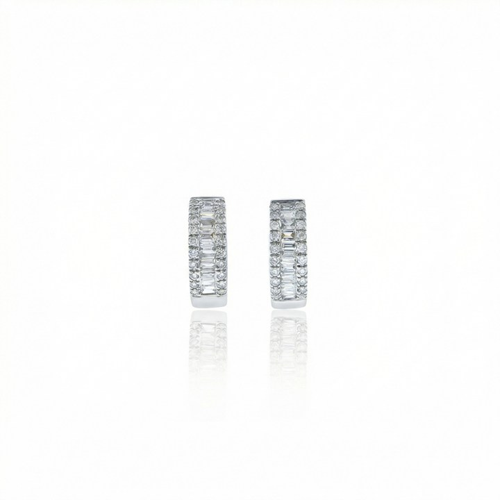 Argola Diamantes Trapézio 0,26ct 40 Brilhantes 0,20ct 1,85g Ouro Branco 18k - Coleção Argolas Fashion