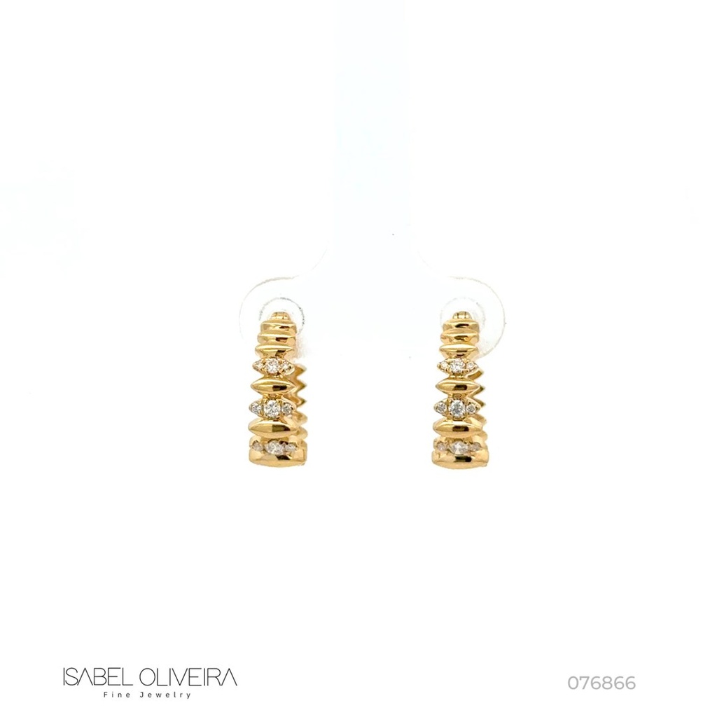 [076866] Argola Formato Navetes 36 Brilhantes 0,28ct 3,06g Ouro Amarelo 18k - Coleção Argolas Fashion