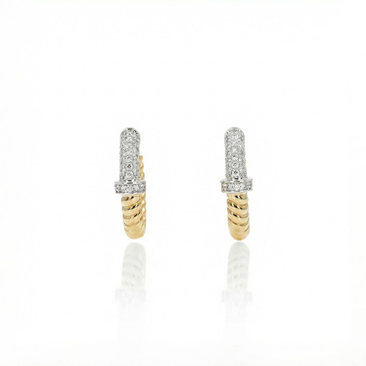 [075868] Argola Torcida 72 Brilhantes 0,42ct g H VS1 VS2 6,05g Ouro Amarelo e Branco 18k - Coleção Argolas Fashion