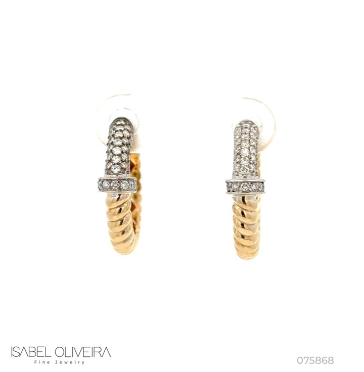 [075868] Argola Torcida 72 Brilhantes 0,42ct g H VS1 VS2 6,05g Ouro Amarelo e Branco 18k - Coleção Argolas Fashion