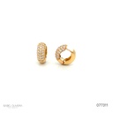 ARG05BRIAM-ARGOLA 12MM 5 Fileiras Meia Cravacao 64 Brilhante 0,58CT H VS2 3,94G Ouro Amarelo 18K - Coleçao Argolas Fashion