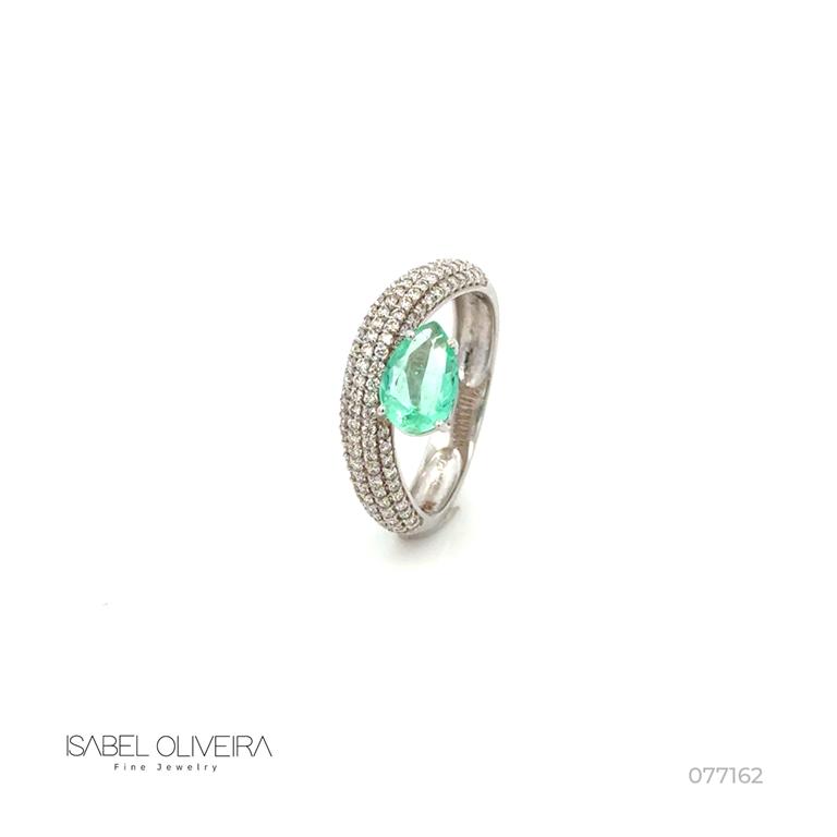 Anel Bombe com Esmeralda Colombiana Gota 0,92CT 109 Brilhantes 0,52CT H VS2 3,59G Ouro Branco 18K - Coleçao Colombia  Emerald