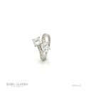Anel Torcido 2 Diamantes Princess 2,03CT 12 Diamantes Baguetes 0,50CT 3,86G Ouro Branco 18K - Coleçao Onassis