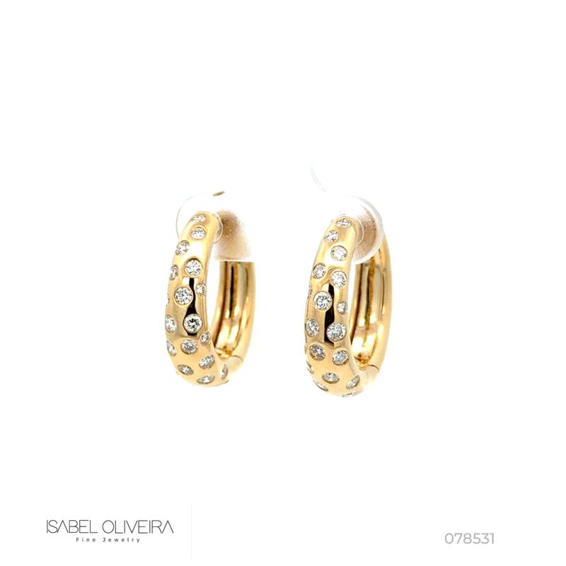 Argola Salpicada 40 Brilhantes 1,03CT 7,71G Ouro Amarelo 18K - Coleçao Fashion