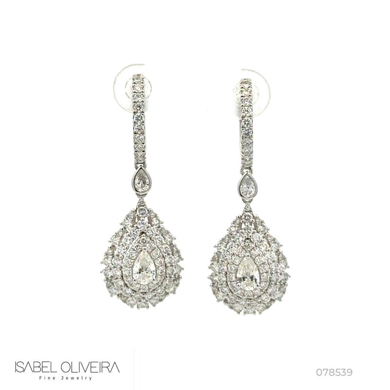 [078539] Brinco Pendurado 4 Diamantes Gota 0,77ct 134 Brilhantes 2,03ct 6,55g Ouro Branco 18k - Coleção Laisa