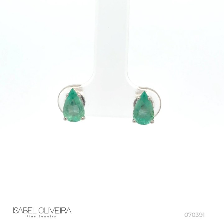 BRESMGO01BP-BRINCO 2 Esmeraldas Brasileiras Gota 1,36CT 1,88G Ouro Branco 18K - Certificado Belmont - Coleçao Brazilian Emerald