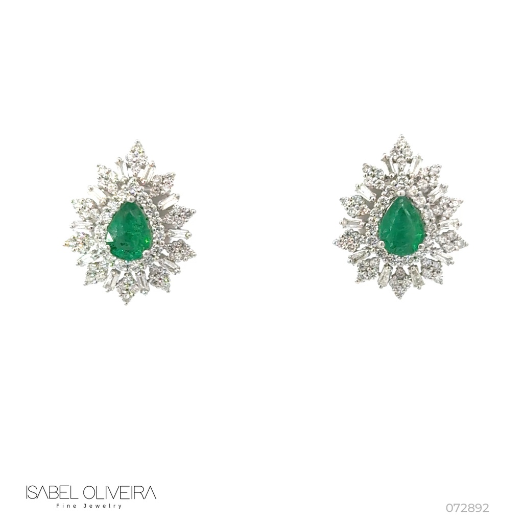 Brinco 2 Esmeraldas Gota 1,85CT 110 Brilhantes 1,46CT 20 Trapezios 0,41CT 8,90G Ouro Branco 18K