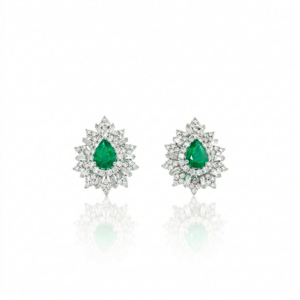 [072892] Brinco 2 Esmeraldas Gota 1,85ct 110 Brilhantes 1,46ct 20 Trapézios 0,41ct 8,90g Ouro Branco 18k