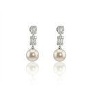 Brinco 2 Pérolas 10mm 12 Diamantes Baguetes 0,49ct 24 Brilhantes 0,27ct 5,85g Ouro Branco 18k - Coleção Over The Moon